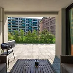 Fabulous With Terrace & Free Parking