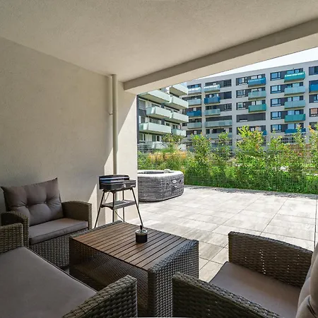 Fabulous With Garden Terrace *