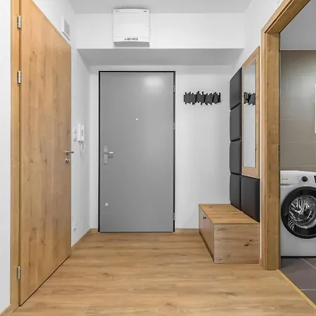 Fabulous With Garden Terrace Apartment