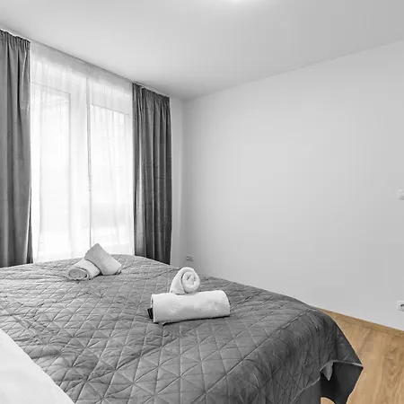 Fabulous With Terrace & Free Parking Bratislava
