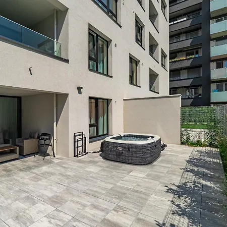 Fabulous With Terrace & Free Parking Bratislava