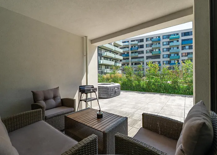 Fabulous With Terrace & Free Parking *