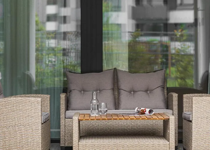 Fabulous With Terrace & Free Parking 아파트 *