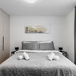 Fabulous With Terrace & Free Parking Apartament Bratysława