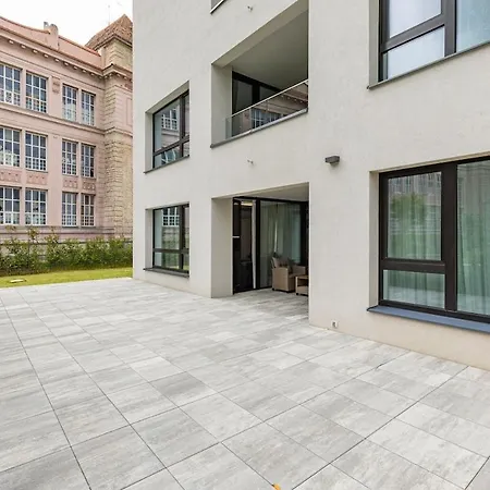 Fabulous With Garden Terrace ברטיסלאבה