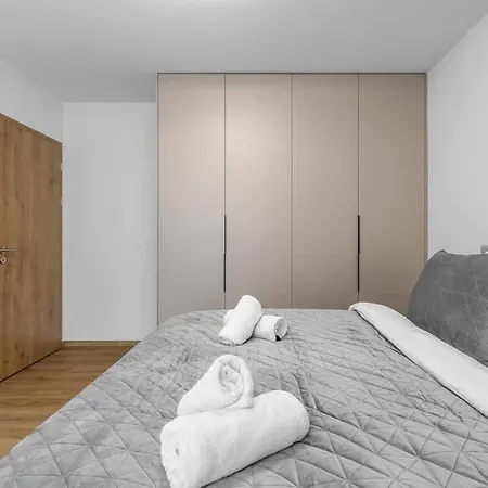 Apartment Fabulous With Garden Terrace Pressburg