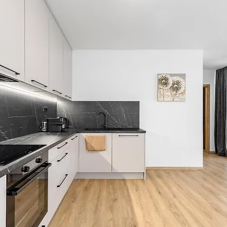 Fabulous With Terrace & Free Parking דירה